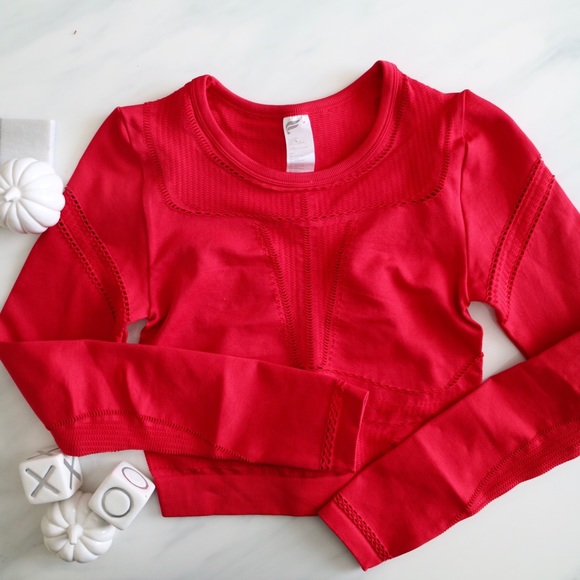 Fabletics Mesh Crop Top - Picture 2 of 4